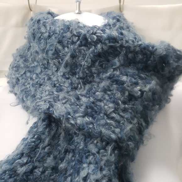 Handmade chunky scarf - Picture 3 of 4